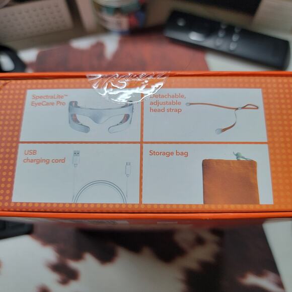 NEW Dr. Dennis Gross SpectraLite™ Eye Care Pro Red Light Therapy Eye Mask - Picture 3 of 3